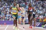 Семеня выиграла свой полуфинал в беге на 800 м