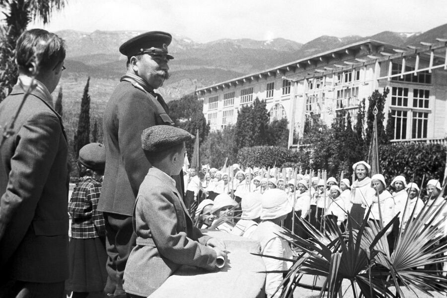 Маршал Советского Союза Семен Буденный в&nbsp;«Артеке», 1946&nbsp;год