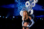 Стелла Максвелл на Victoria’s Secret Fashion Show 2017 