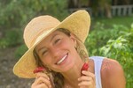 Жизель Бюндхен помешана на здоровом питании. Долгое время она была вегетарианкой, пока не поняла, что отсутствие животных протеинов плохо сказывается на ее пищеварении. С тех пор она иногда ест качественный белок.