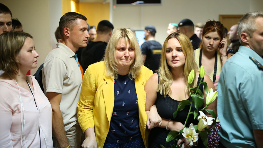Мама Анны Павликовой (слева на первом плане) в Дорогомиловском суде Москвы, 9 августа 2018 года
