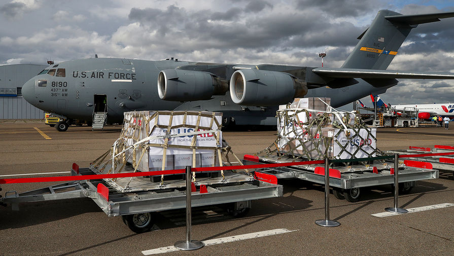 Первая партия аппаратов ИВЛ, прибывшая на&nbsp;борту американского военного самолета С-17, в&nbsp;московском аэропорту Внуково-3, 21 мая 2020 года