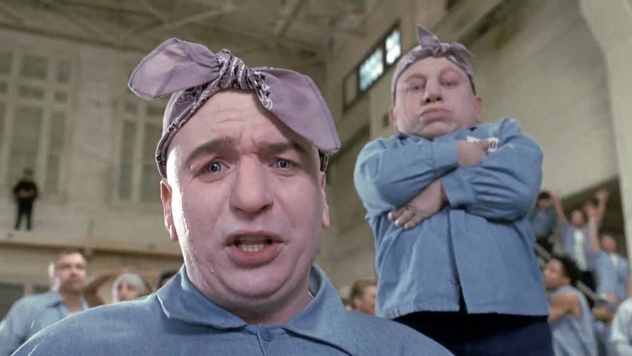 Верн Тройер и Майк Майерс в&nbsp;фильме &laquo;Остин Пауэрс: Голдмембер&raquo; (2002)