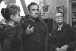 Режиссер Эльдар Рязанов с актрисами Мариной Нееловой и Натальей Щукиной на съемках фильма «Дорогая Елена Сергеевна», 1987 год