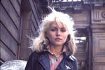 Солистка Blondie Дебби Харри во время фотосессии, Англия, 1977 год 