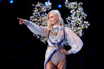 Карли Клосс на Victoria’s Secret Fashion Show 2017 
