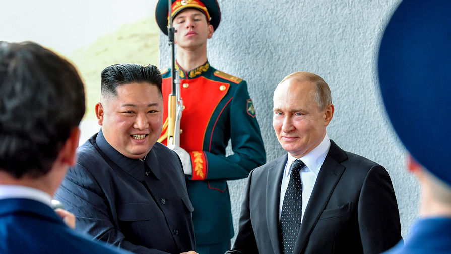 Президент России Владимир Путин и глава КНДР Ким Чен Ын во время встречи на&nbsp;острове Русский, 25 апреля 2019 год