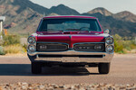 Pontiac GTO 1967
<br><br>
Первый автомобиль в разросшемся впоследствии классе «маслкаров» создавался под руководством Джона Делориана. Он получил индекс от имевшего рыночный успех Ferrari GTO, но был значительно дешевле. Pontiac GTO сделал мощность и скорость доступными для среднего американца. Концепция размещения под капотом легкого и недорогого автомобиля мотора V8 стала выигрышной.