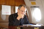 Сергей Лавров во время полета в Петропавловск-Камчатский, 2006 год