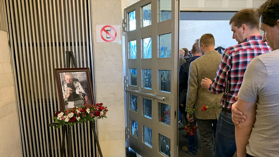 На церемонии прощания с главным редактором радиостанции «Говорит Москва» Сергеем Доренко, 17 мая 2019 года