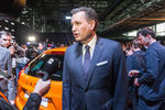 Президент ОАО «АвтоВАЗ» Бу Андерссон (в центре) во время церемонии запуска автомобиля Lada Xray в серийное производство на заводе ОАО «АвтоВАЗ» в декабре 2015 года