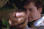 <b>«Погоня с дьяволом», 1999, реж. Энг Ли</b>
<br><br>
Из «Ледяного ветра» Магуайр перебрался и в следующий фильм Энга Ли — ревизионистский вестерн «Погоня с дьяволом», где его партнерами стали Скит Ульрих, Джеффри Райт и певица Джуэл. Действие ленты разворачивается во времена Гражданской войны в США. В центре сюжета — группа мужчин, которая присоединяется к миссурийским бушвакерам — партизанам, воюющим на стороне Конфедератов.
