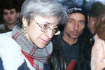 Анна Политковская в селении Хатуни (Чечня), 2001 год
