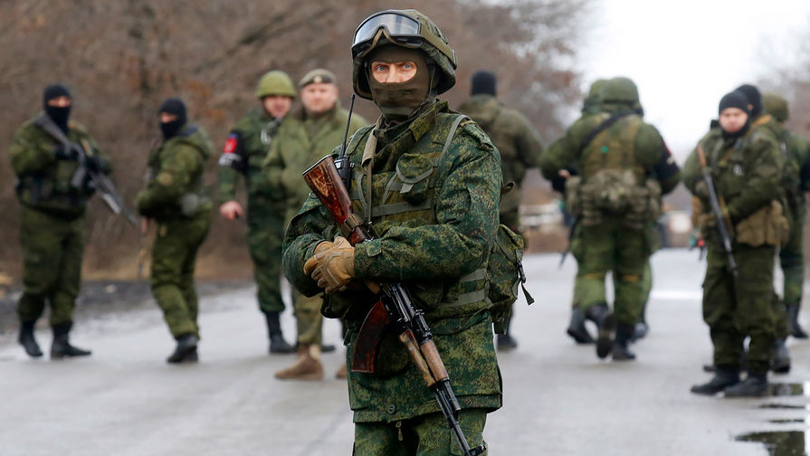 Военнослужащие перед&nbsp;началом обмена пленными между&nbsp;Киевом и самопровозглашенной Донецкой народной республикой у&nbsp;КПП &laquo;Майорск&raquo; на&nbsp;линии разграничения в&nbsp;районе Горловки, 27&nbsp;декабря 2017&nbsp;года
