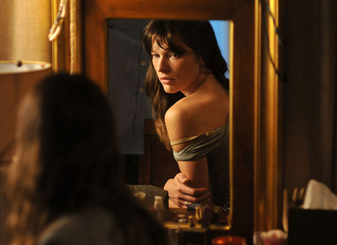 Милла Йовович в фильме «Четвертый вид» (2009)