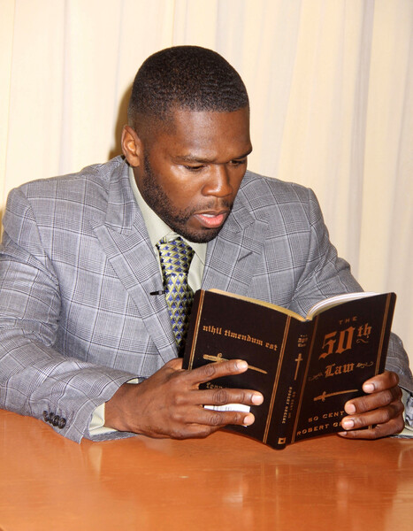 Рэпер 50&nbsp;cent (Кертис Джексон) на&nbsp;презентации своей книги «50 законов власти», 2009&nbsp;год