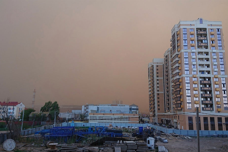 Во время пыльной бури в&nbsp;Астрахани, 19&nbsp;мая 2021&nbsp;года