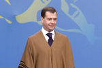 Президент России Дмитрий Медведев во время официального фотографирования лидеров АТЭС в&nbsp;главном штабе сухопутных войск Перу в&nbsp;Лиме, 2008&nbsp;год