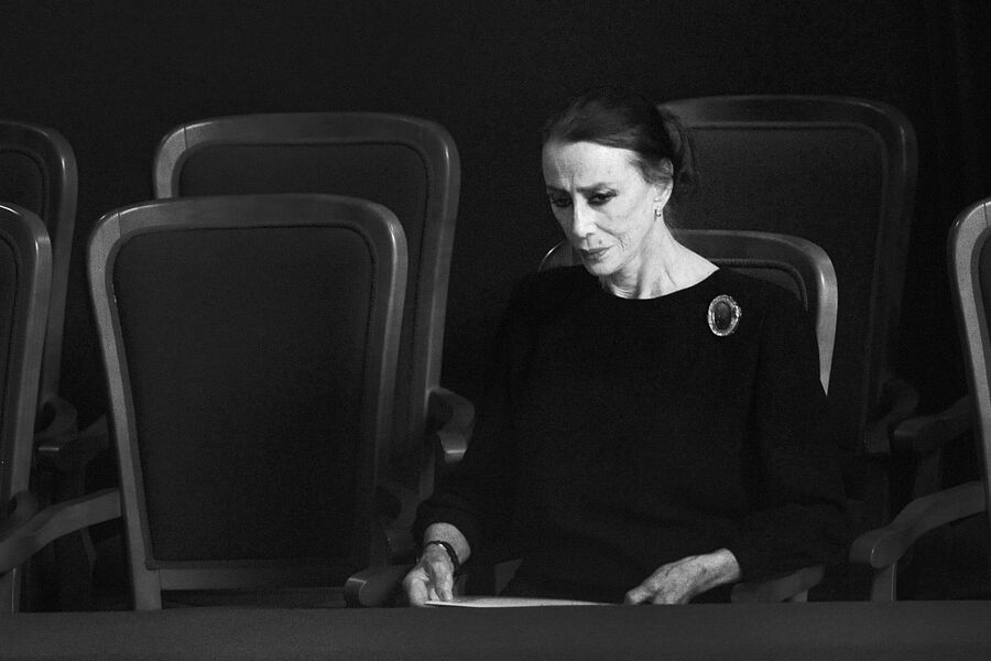 Балерина Майя Плисецкая во время прощального вечера примы-балерины, народной артистки России Татьяны Чернобровкиной в&nbsp;Московском академическом музыкальном театре (МАМТ) имени Константина Сергеевича Станиславского и Владимира Ивановича Немировича-Данченко, 24&nbsp;июня 2011&nbsp;года