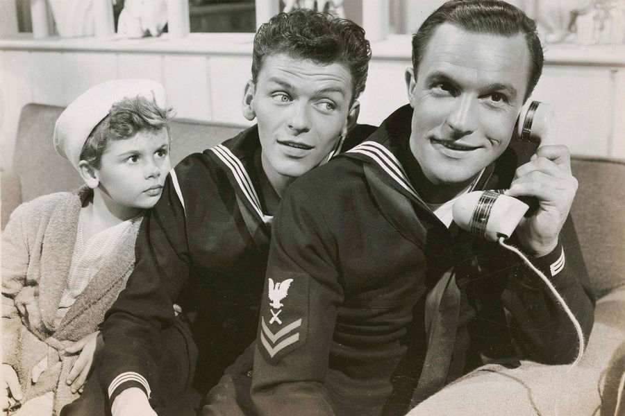 Дин Стоквелл, Фрэнк Синатра и Джин Келли (слева направо) в&nbsp;фильме &laquo;Поднять якоря&raquo; (1945)