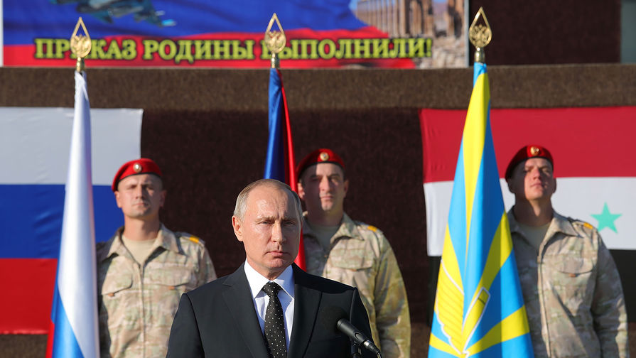 Владимир Путин во время посещения авиабазы «Хмеймим» в Сирии, 11 декабря 2017 года