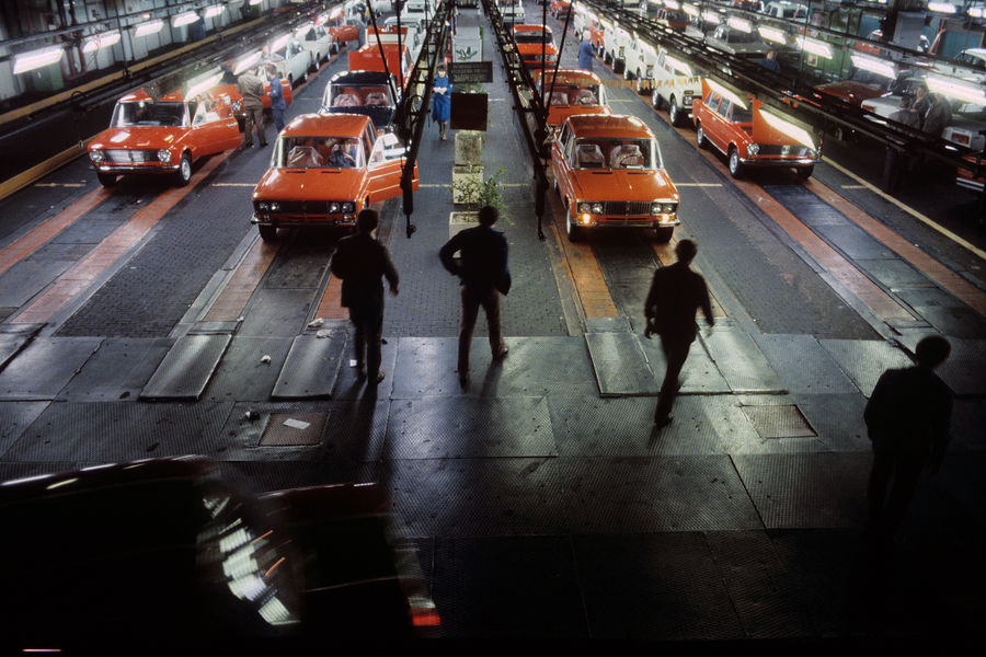 С&nbsp;главного конвейера завода &laquo;АвтоВАЗ&raquo; сходят готовые машины, 1984&nbsp;год