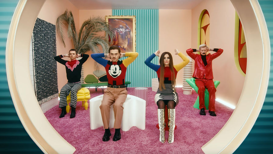 Кадр из&nbsp;клипа LITTLE BIG&nbsp;- GO BANANAS