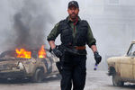<b>«Неудержимые-2» (2012). </b> Во второй части эпопеи Сильвестра Сталлоне, собирающей в одну банду героев боевиков прошлого, Норрис согласился участвовать не сразу. Для того чтобы привлечь в свои ряды легендарного артиста, Сталлоне пришлось отказаться от чрезмерной жестокости на экране. Когда условия были выполнены, Чак все же появился на экране в образе Букера из фильма «Хорошие парни ходят в черном» и даже пошутил в духе пресловутых фактов о себе