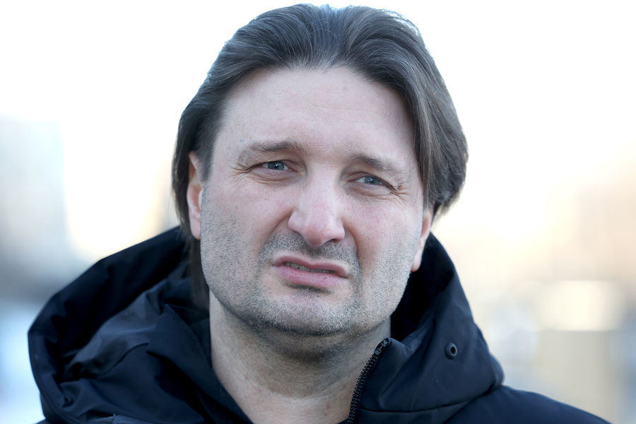 Генеральный директор Большого Московского цирка Эдгард Запашный у&nbsp;похоронного дома &laquo;Троекурово&raquo;, где прошла церемония прощания с&nbsp;телеведущим Михаилом Зеленским, 19&nbsp;января 2022&nbsp;года 