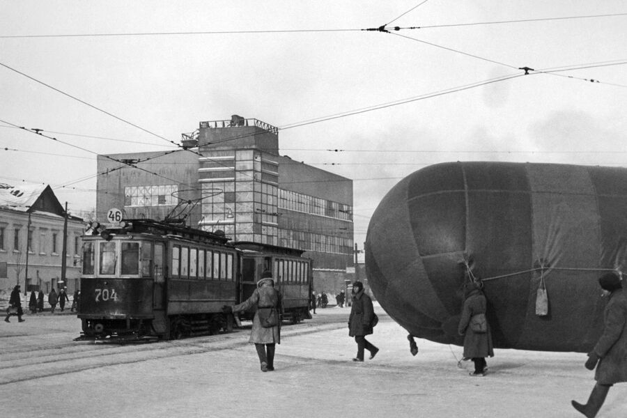Трамвай на&nbsp;площади Заставы Ильича в&nbsp;дни обороны Москвы, 1941&nbsp;год