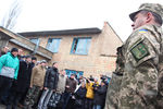 Церемония отправления призывников на&nbsp;военную службу в&nbsp;армию Украины у&nbsp;здания военкомата