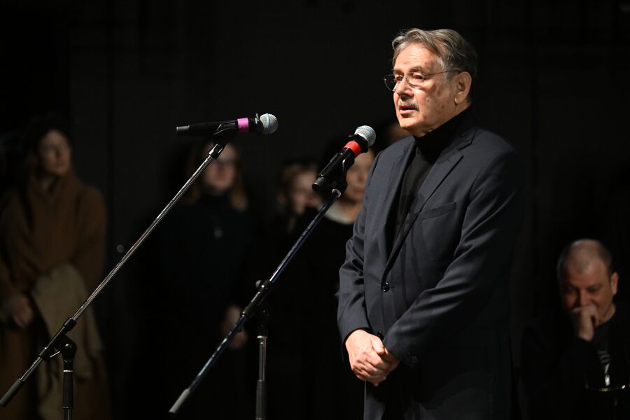 Режиссер Павел Чухрай на&nbsp;церемонии прощания с&nbsp;народной артисткой России Евгенией Добровольской в&nbsp;МХТ имени А. П. Чехова, 14&nbsp;января 2025&nbsp;года