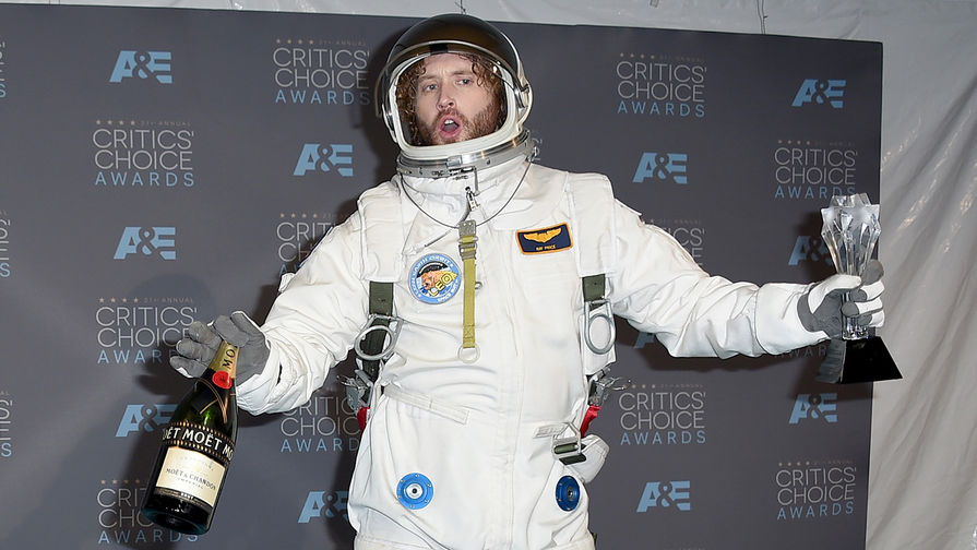 Ти Джей Миллер на кинопремии Critics' Choice Awards 2016