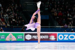 Камила Валиева выступает в короткой программе на чемпионате России — 2022
