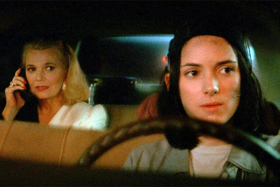 Джина Роулендс и Вайнона Райдер в&nbsp;фильме &laquo;Ночь на&nbsp;Земле&raquo; (1991)

