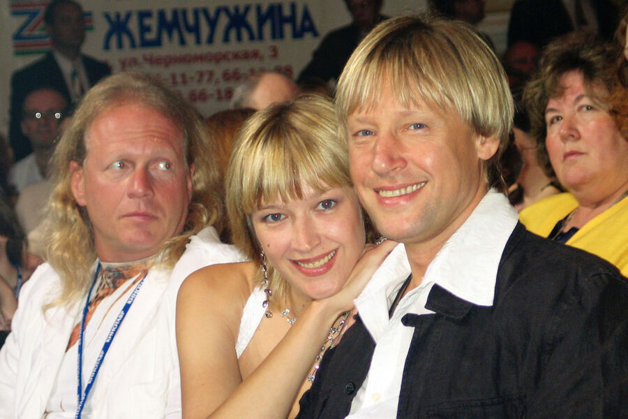 С&nbsp;1980 по&nbsp;1988 год артист был женат на&nbsp;Марине Харатьян (Буримовой), с&nbsp;которой учился в&nbsp;Щепкинском училище. В&nbsp;день рождения Харатьяна в&nbsp;1984 году у&nbsp;них родилась дочь Александра &mdash; она окончила Московский государственный университет экономики, статистики и информатики (МЭСИ) по&nbsp;специальности «Финансы, кредит и банковское дело», а также получила образование продюсера.
Второй супругой Харатьяна стала победительница конкурса красоты «Мисс Тирасполь &mdash; 1988» Марина Майко (на фото). В&nbsp;1990 году они начали жить вместе, а семь лет спустя вступили в&nbsp;официальный брак. В&nbsp;1998-м у&nbsp;супругов родился сын Иван.