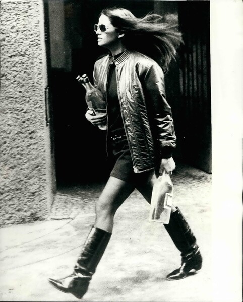 Итальянская актриса Клаудия Кардинале во время съемок фильма «Молчаливая парочка» в&nbsp;Зальцбурге, Австрия, 1968&nbsp;год