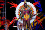 Грейс Бол на Victoria’s Secret Fashion Show 2017