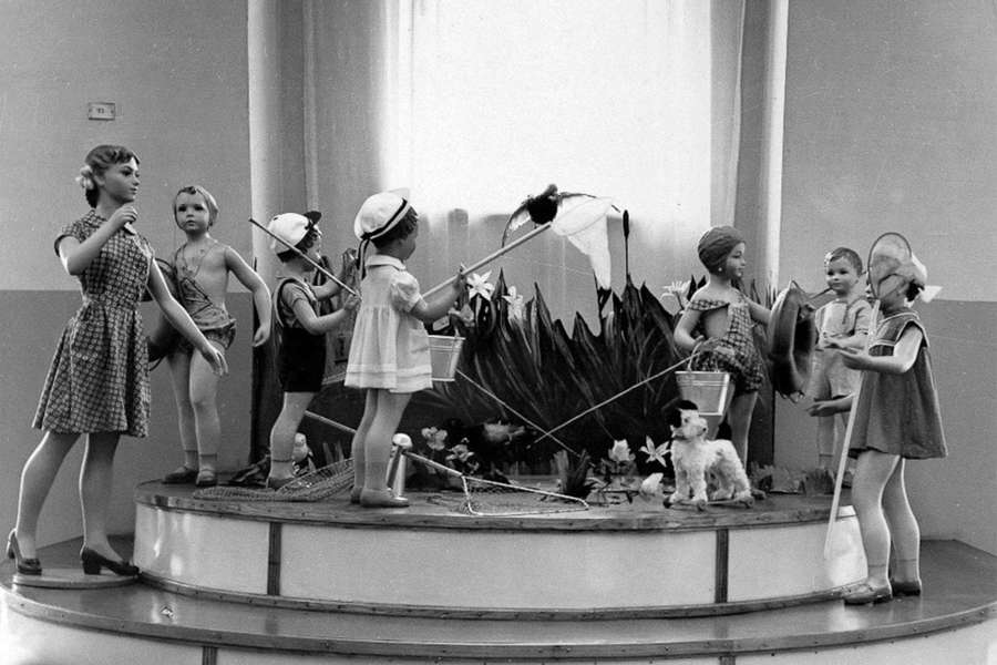 Одна из&nbsp;витрин в&nbsp;магазине &laquo;Детский мир&raquo;, 1960-е