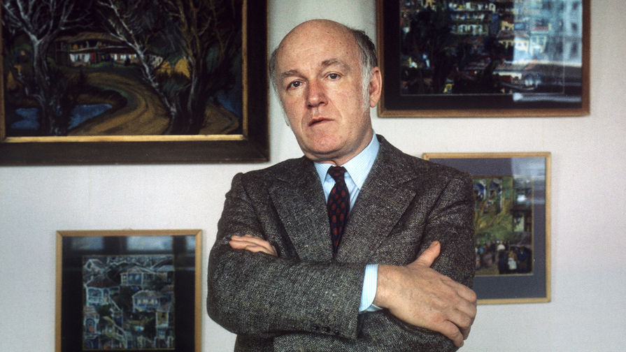 Пианист Святослав Рихтер в&nbsp;своей картинной галерее, 1973&nbsp;год
