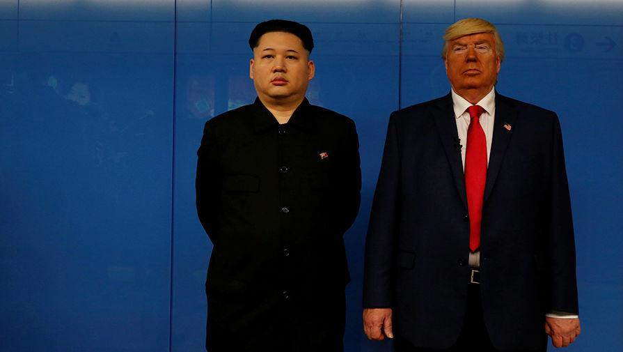 Двойники Дональда Трампа и Ким Чен Ына в&nbsp;Гонконге, 25&nbsp;января 2017&nbsp;года