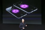 Тим Кук на презентации новых планшетов iPad Air 2 и iPad mini 3