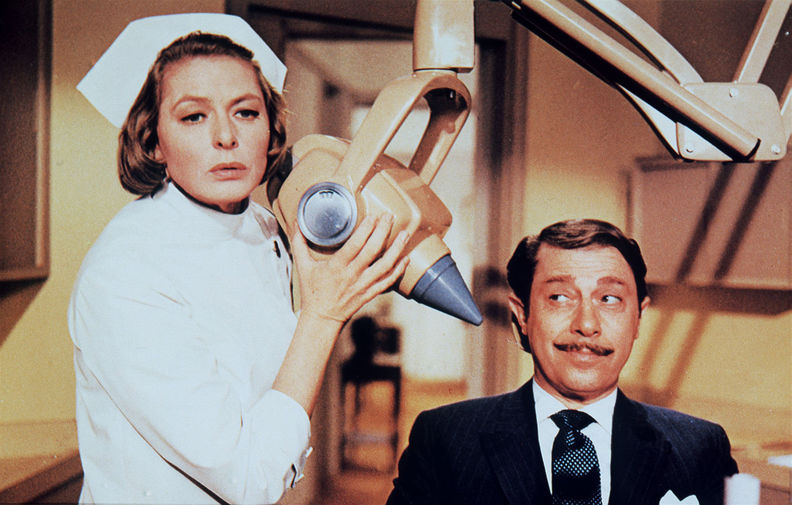 Ингрид Бергман и Вито Скотти в фильме «Цветок кактуса» (1969)