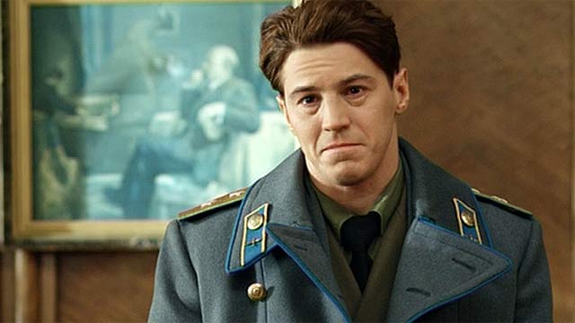Гела Месхи в&nbsp;роли Василия Сталина в&nbsp;сериале &laquo;Сын отца народов&raquo;
