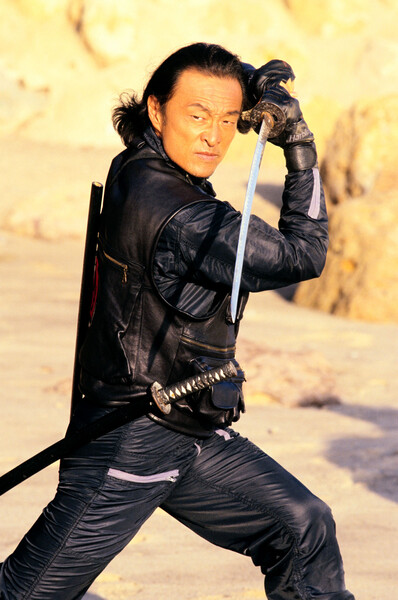 Актер Кэри-Хироюки Тагава во время съемок фильма «Смертельная битва», 1995&nbsp;год