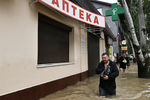 Мужчина на одной из улиц в Керчи, 17 июня 2021 года