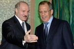Президент Белоруссии Александр Лукашенко и министр иностранных дел России Сергей Лавров во время встречи в Минске, 2008 год