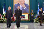 Премьер-министр Узбекистана Шавкат Мирзияев, президент России Владимир Путин, дочь президента Узбекистана Ислама Каримова Лола Каримова-Тилляева и его вдова Татьяна Каримова