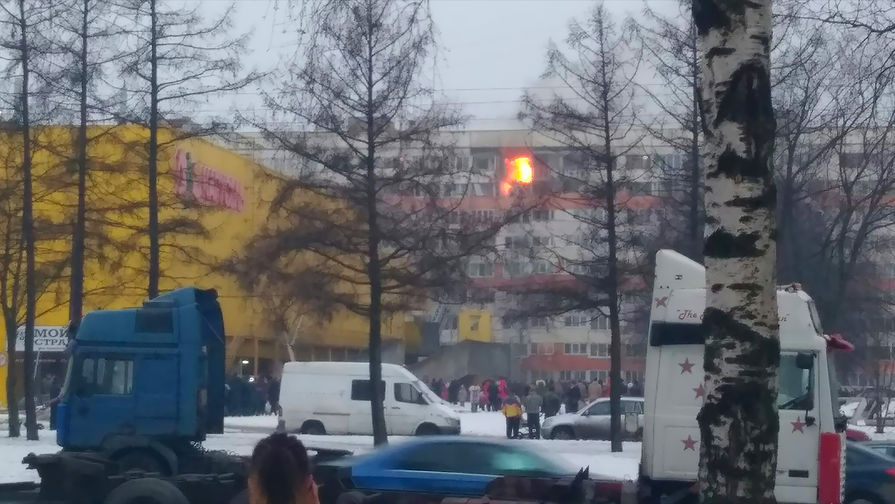 На&nbsp;месте взрыва в&nbsp;жилом доме в&nbsp;Санкт-Петербурге, 13 марта 2018 года