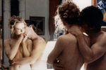 Кадр из фильма «С широко закрытыми глазами» (1999)
